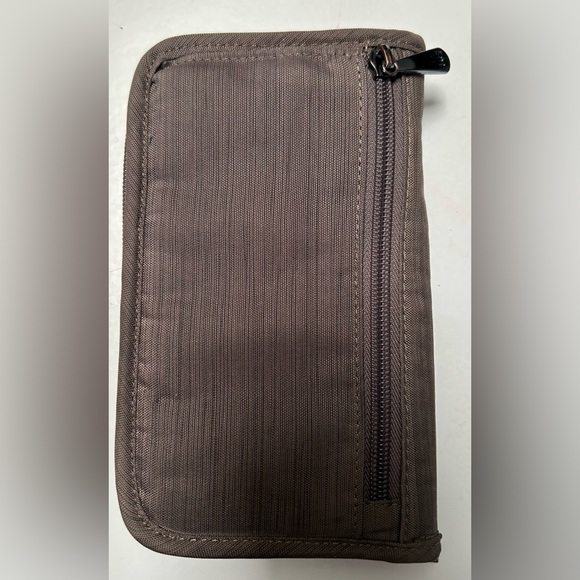 LUG  Jandem Women’s Wallet / Gray - Picture 4 of 6